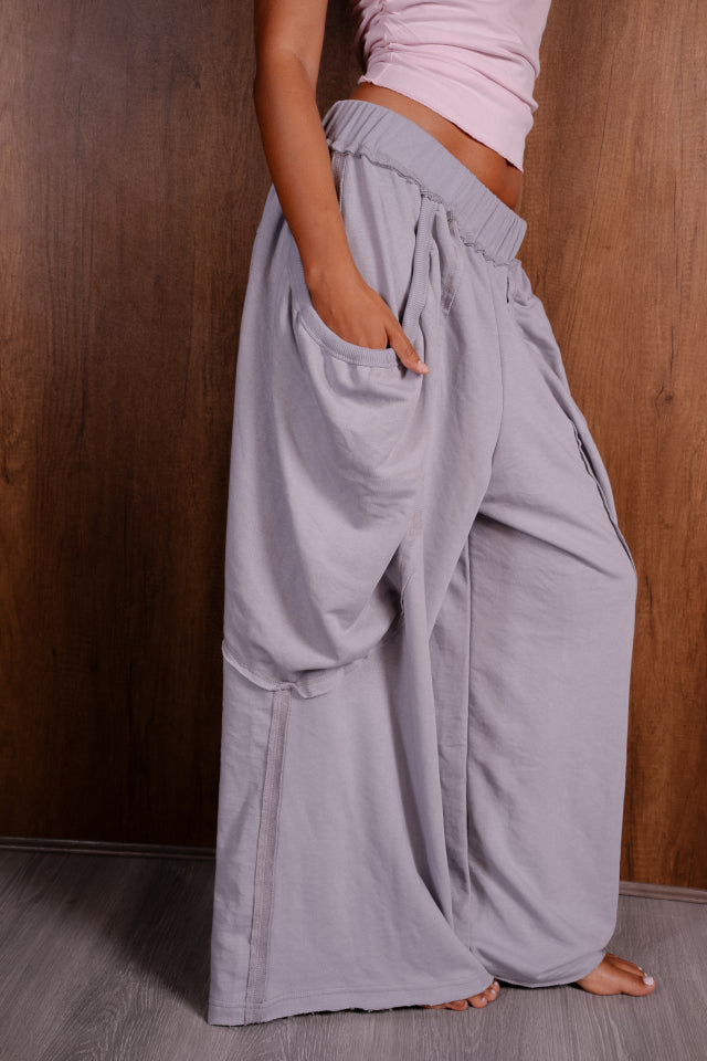 Relaxed Wide Leg Elastic Waist Pants